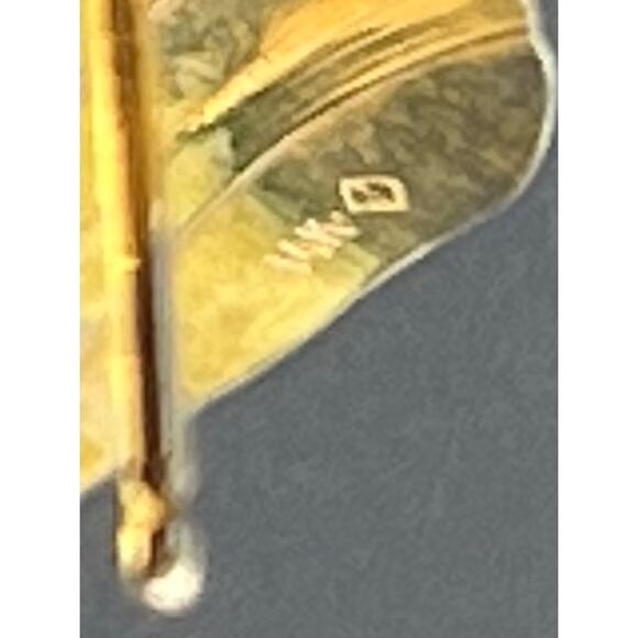 Vintage 14K Signed Yellow Gold Leaf Ribbed Curved Textured Organic Earrings - Picture 6 of 15